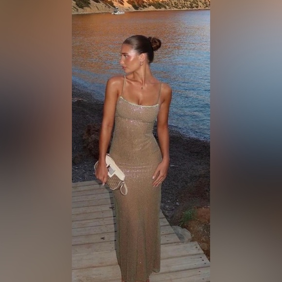 House of CB Dresses & Skirts - HOUSE OF CB Alondra Beaded Dress
Limited edition 
Size Small